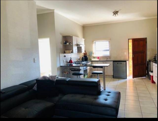 2 BEDROOM APARTMENT FOR SALE IN CASTLEVIEW